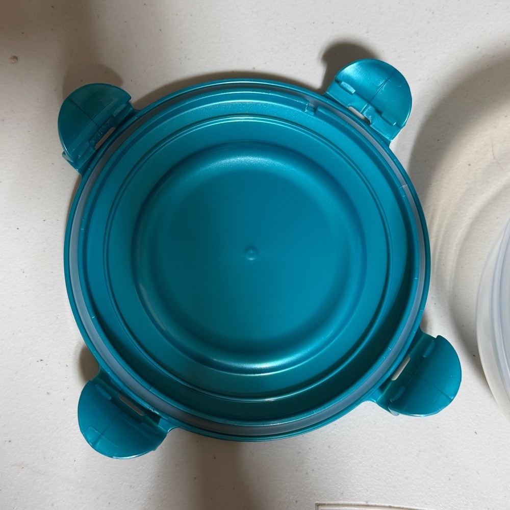 LocknLock Blue Round Container new - Picture 3 of 3